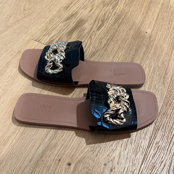 ASOS slide sandal with black leather and gold chain detail size 7 - Picture 3 of 3